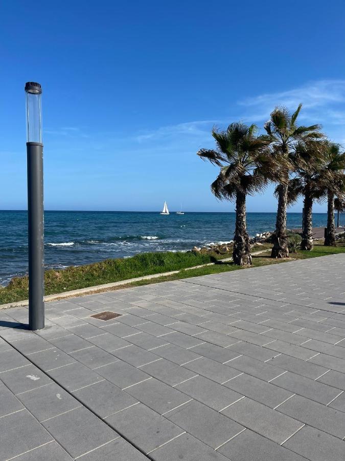 Capitan Friday Studio Torrevieja Luaran gambar